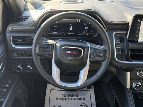 Used 2023 GMC Yukon SLT w/ SLT Luxury Package AWD/4WD image 13
