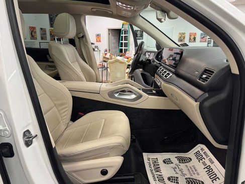 Used 2020 Mercedes-Benz GLS 450 4MATIC image 19
