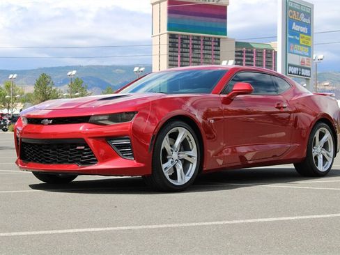 Used 2016 Chevrolet Camaro SS RWD image 3