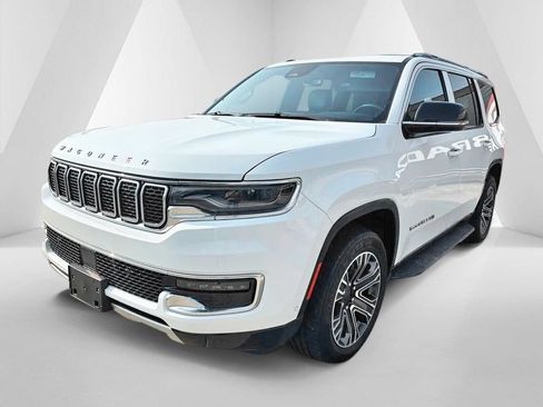 Used 2024 Jeep Wagoneer Series II w/ Flexible Seating Group AWD/4WD image 3