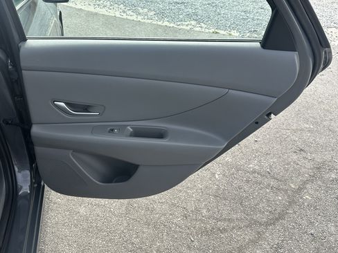 Used 2025 Hyundai Elantra Sport image 18