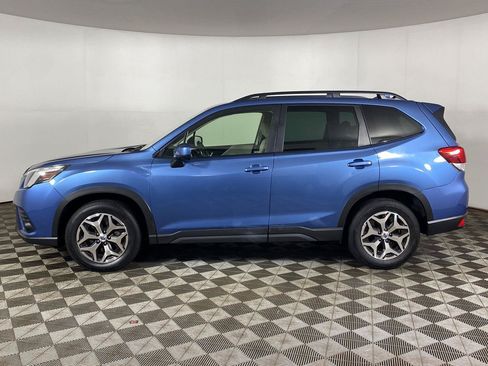 Used 2022 Subaru Forester Premium AWD/4WD image 9