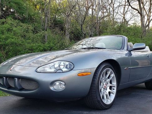 Used 2002 Jaguar XK8 Convertible image 1