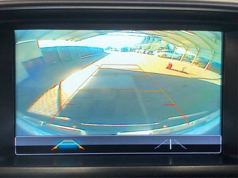 Used 2018 GMC Canyon SLE w/ SLE Convenience Package image 18