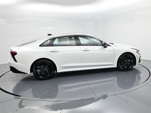 New 2026 Kia K5 GT-Line image 8