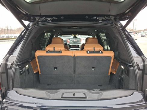 Used 2022 BMW X7 xDrive40i w/ M Sport Package image 29