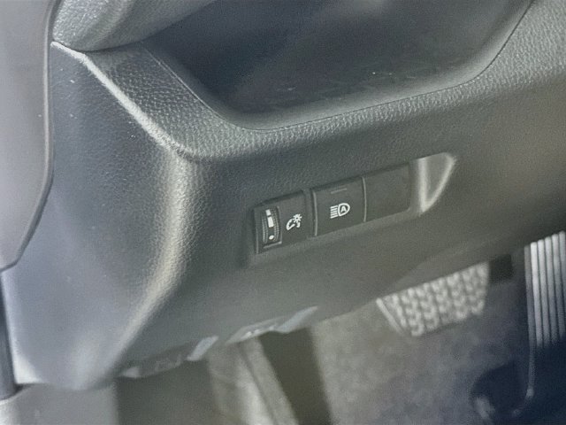 Used 2023 Toyota RAV4 XLE AWD/4WD image 21