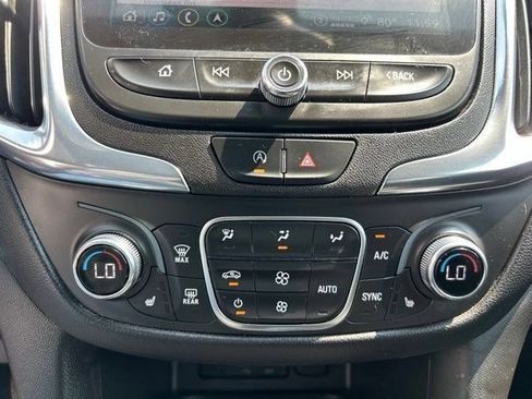 Used 2023 Chevrolet Equinox LT FWD image 30