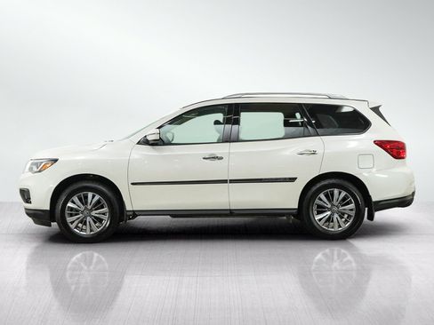 Used 2019 Nissan Pathfinder S AWD/4WD image 2