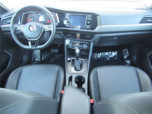 Used 2020 Volkswagen Jetta SE w/ SE Cold Weather Package image 3