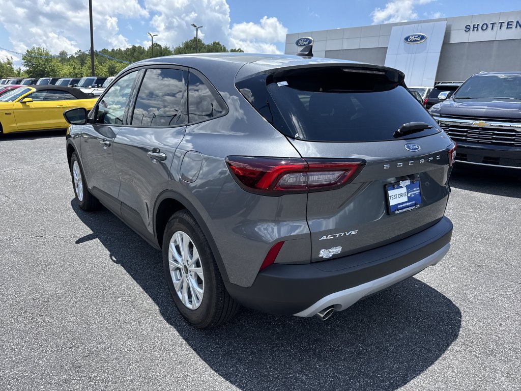 Used 2026 Ford Escape Active w/ Cold Weather Package FWD image 5