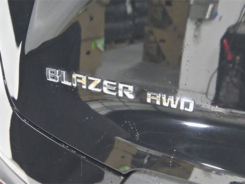 Used 2023 Chevrolet Blazer LT w/ Sound & Technology Package image 5