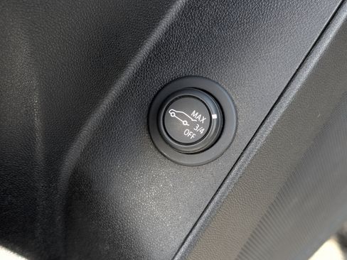 Used 2019 Chevrolet Equinox LT image 29