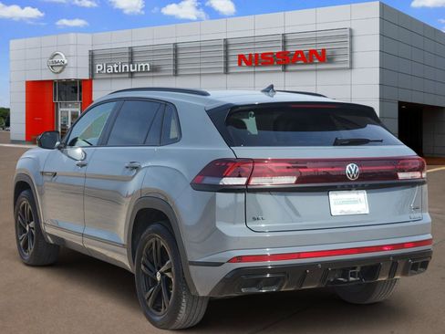 Used 2025 Volkswagen Atlas Cross Sport SEL R-Line image 5