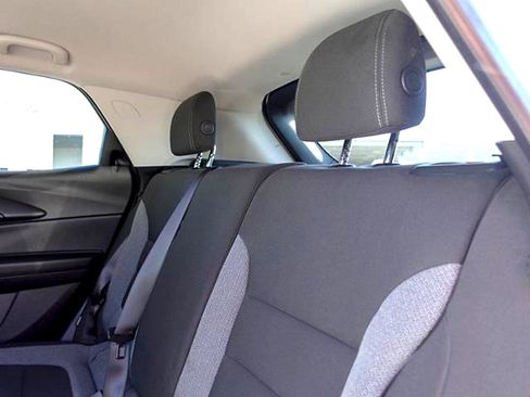 Used 2025 Chevrolet TrailBlazer LS w/ LS Convenience Package FWD image 11