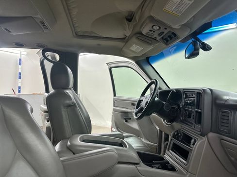 Used 2004 Chevrolet Tahoe Z71 w/ Z71 Preferred Equipment Group AWD/4WD image 20