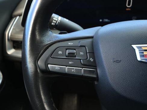 Used 2024 Cadillac XT4 Premium Luxury image 13