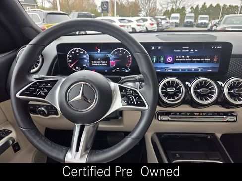 Certified 2025 Mercedes-Benz GLB 250 4MATIC image 17