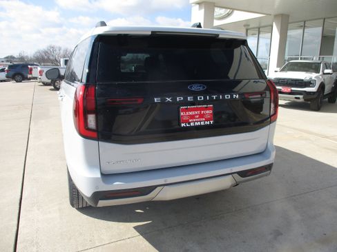 New 2026 Ford Expedition Platinum w/ Driver's Package image 3