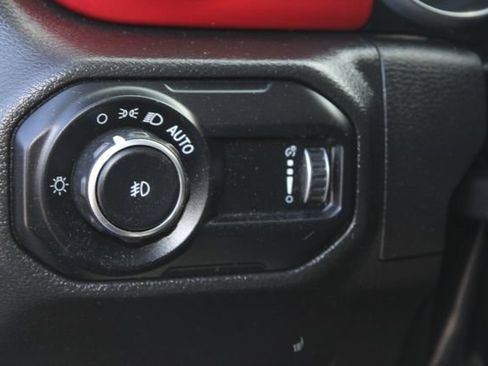 Used 2023 Jeep Wrangler Unlimited Rubicon w/ Cold Weather Group AWD/4WD image 14