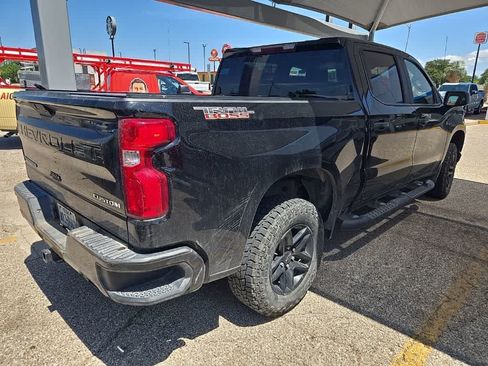 Used 2021 Chevrolet Silverado 1500 Custom Trail Boss AWD/4WD image 3