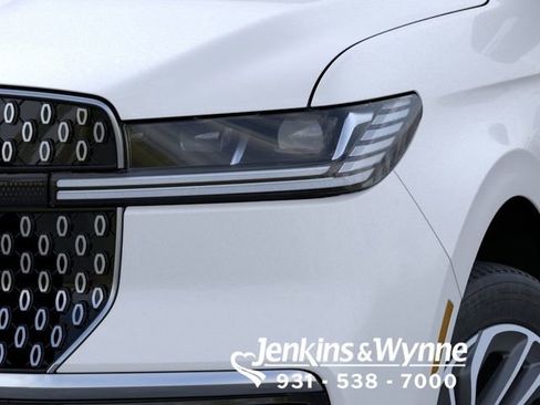 New 2026 Lincoln Navigator L Reserve AWD/4WD image 18