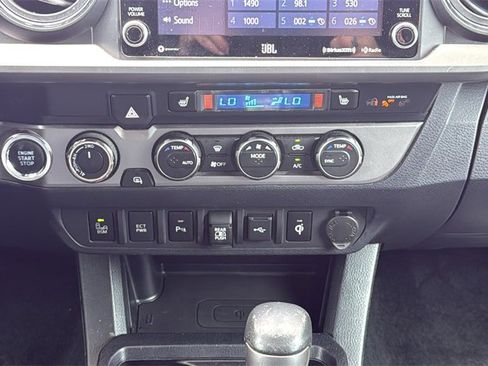 Used 2021 Toyota Tacoma Limited image 21