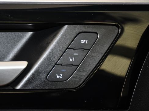 Used 2024 Mitsubishi Outlander SEL AWD/4WD image 34