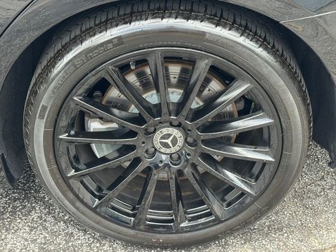 Used 2022 Mercedes-Benz S 500 4MATIC w/ AMG Line Package image 26
