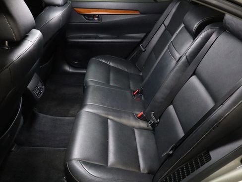 Used 2015 Lexus ES 300h image 11