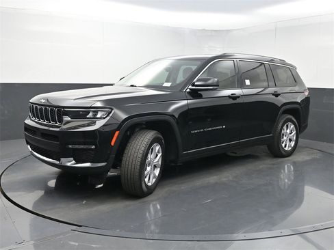 Used 2022 Jeep Grand Cherokee L Limited w/ Luxury Tech Group II image 28