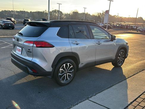 Certified 2023 Toyota Corolla Cross XSE image 5