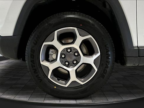 Used 2022 Jeep Compass Trailhawk w/ Trailhawk Elite Group image 33