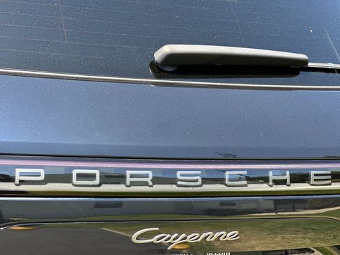 Certified 2023 Porsche Cayenne AWD/4WD image 32