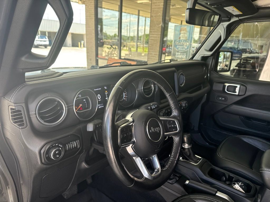 Used 2021 Jeep Gladiator Overland AWD/4WD image 9