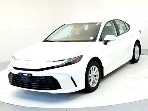 New 2026 Toyota Camry LE image 2