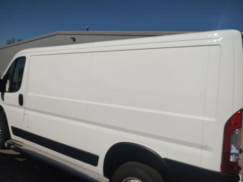 Used 2025 RAM ProMaster 2500 w/ U-Haul Equipment Group FWD image 11
