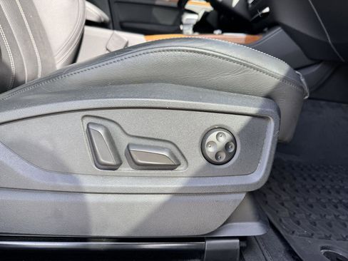 Used 2021 Audi Q5 Prestige w/ Prestige Package image 27