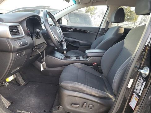 Used 2020 Kia Sorento S image 11