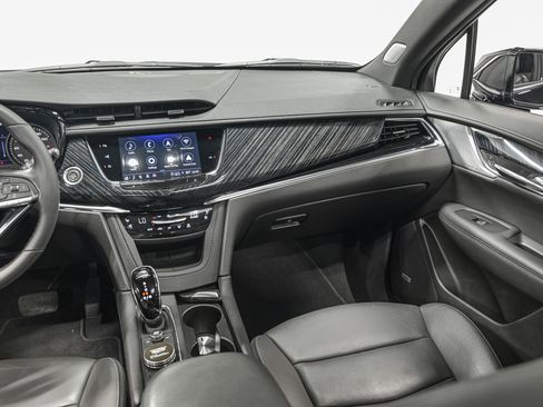 Used 2024 Cadillac Escalade Sport w/ LPO, ONYX Package image 32