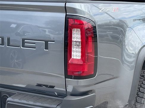 Used 2022 Chevrolet Colorado ZR2 image 6