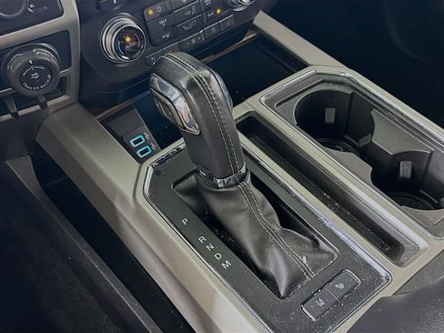 Used 2018 Ford F150 Lariat w/ Equipment Group 502A Luxury AWD/4WD image 17