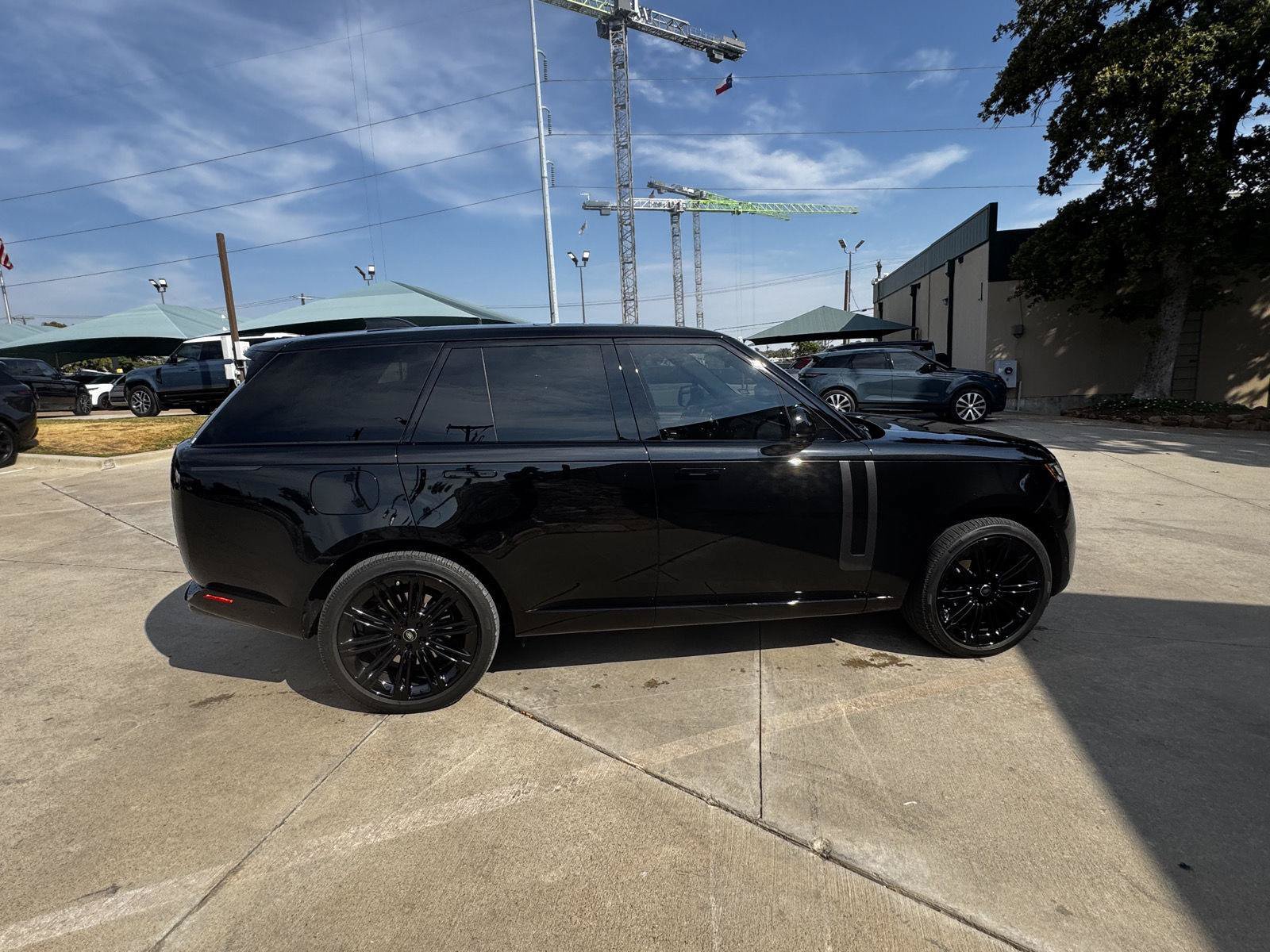 Certified 2025 Land Rover Range Rover SE AWD/4WD image 10