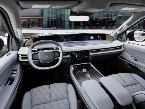 New 2027 Lincoln Navigator L Black Label RWD image 9