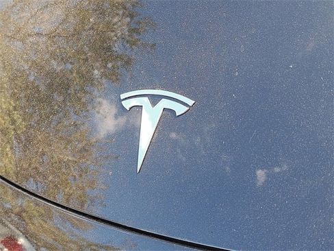 Used 2023 Tesla Model 3 Standard Range image 5