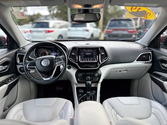 Used 2019 Jeep Cherokee Limited AWD/4WD image 16