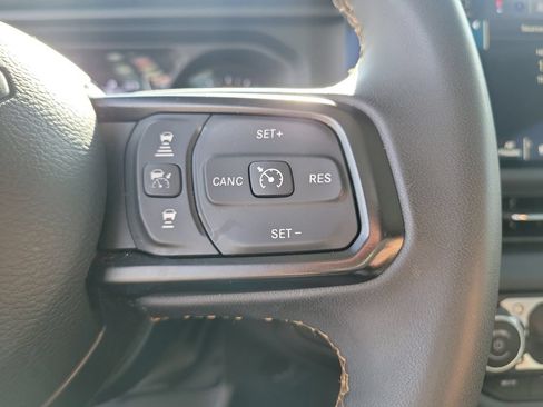 Used 2024 Jeep Wrangler Unlimited Sport AWD/4WD image 28