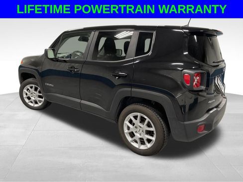 Used 2023 Jeep Renegade Latitude image 3