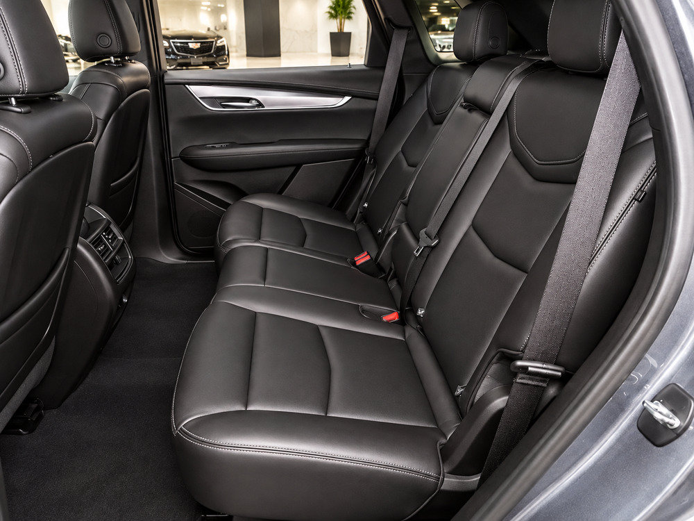 Used 2021 Cadillac XT5 Luxury w/ LPO, Floor Liner Package FWD image 13