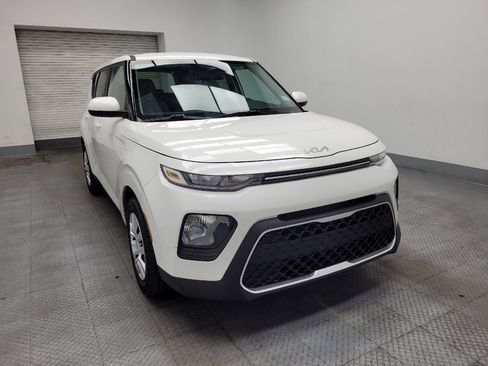 Used 2022 Kia Soul LX image 13